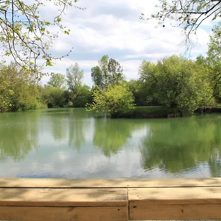 Le Clos De L'o Bed & Breakfast Les Peintures