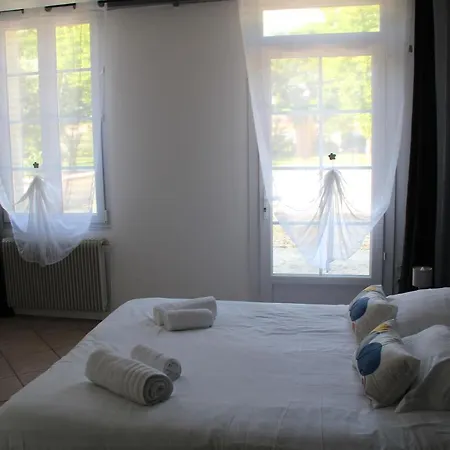 Le Clos De L'o فندق مبيت وإفطار 3*