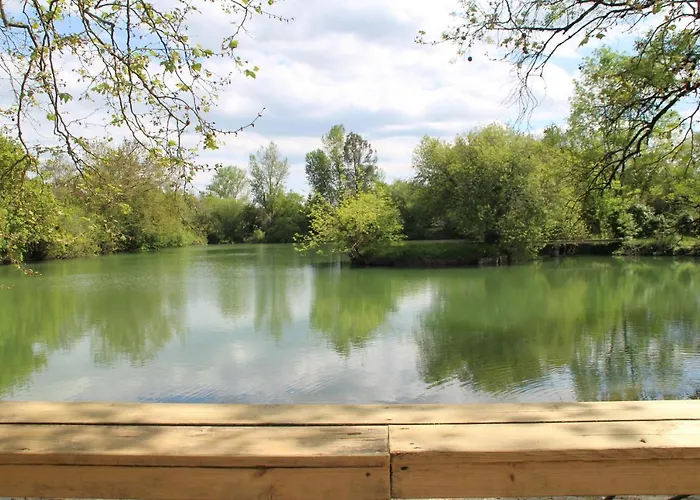 Le Clos De L'o Bed and Breakfast Les Peintures