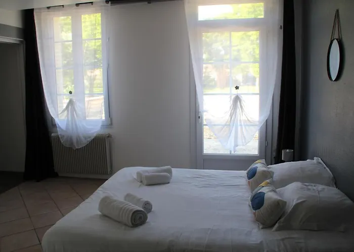 Le Clos De L'o Bed and Breakfast 3*