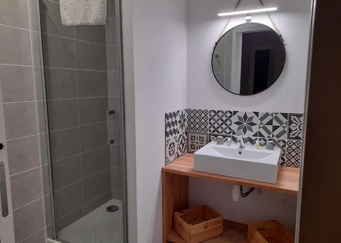 Le Clos De L'o Bed and Breakfast Les Peintures